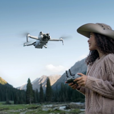 Квадрокоптер DJI Mini 4 Pro [DJI RC-N2] (CP.MA.00000731.01, CP.MA.00000731.03)