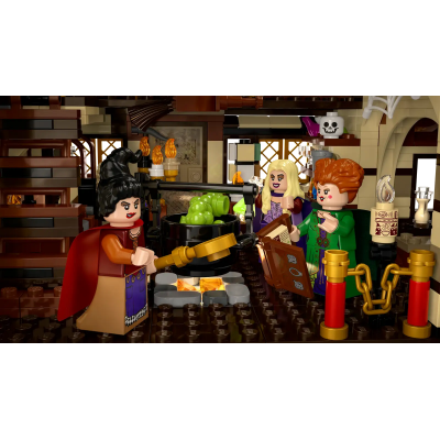 Блоковий конструктор LEGO Disney Hocus Pocus: The Sanderson Sisters' Cottage (21341)