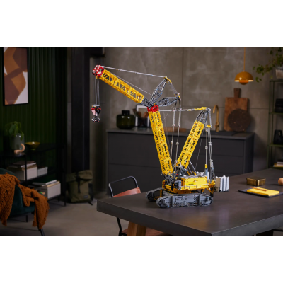 Блоковый конструктор LEGO Technic Гусеничный кран Liebherr LR 13000 (42146)