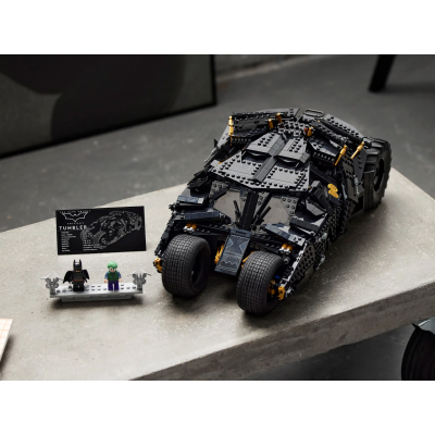 Блоковий конструктор LEGO Бетмобіль Тумблер (76240)