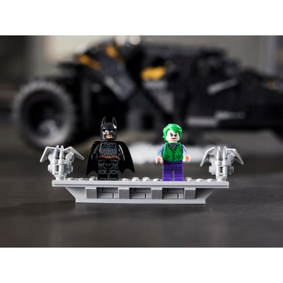 Блоковий конструктор LEGO Бетмобіль Тумблер (76240)