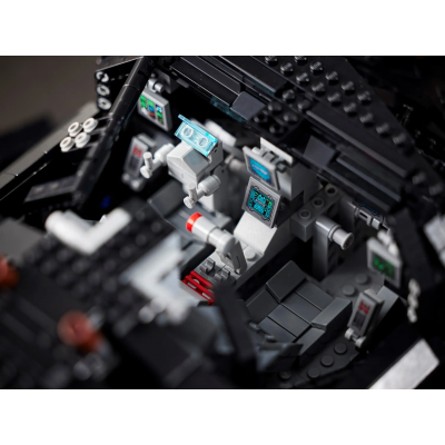 Блоковий конструктор LEGO Бетмобіль Тумблер (76240)
