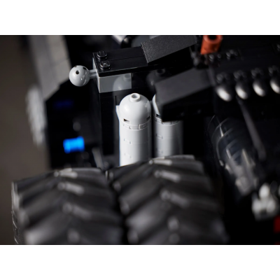 Блоковий конструктор LEGO Бетмобіль Тумблер (76240)