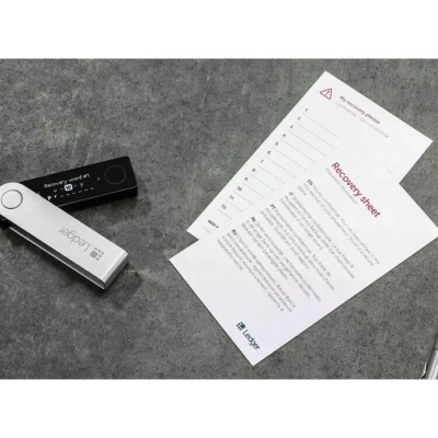 Аппаратный криптокошелек Ledger Nano X Onyx Black (3760027781500)